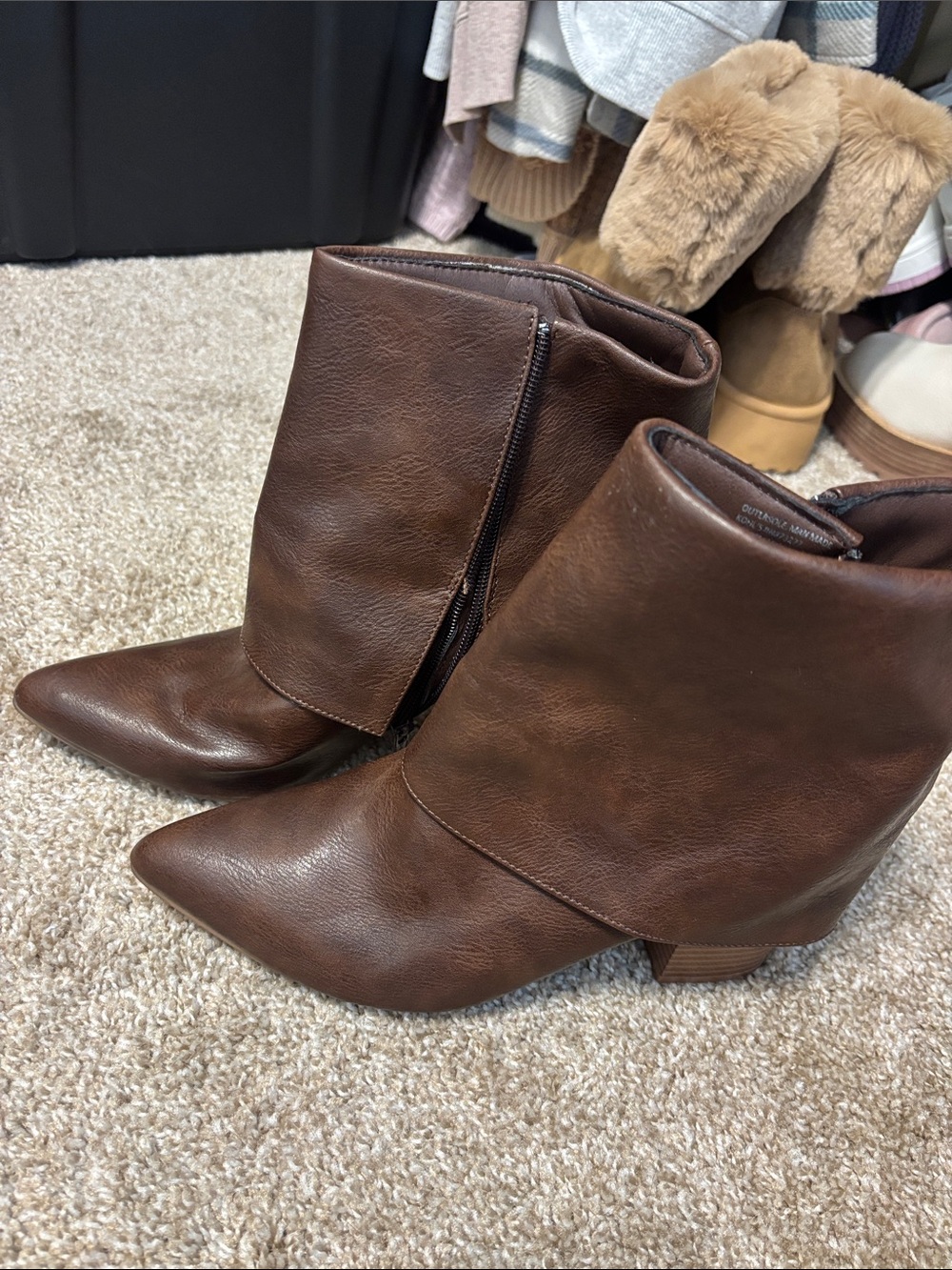 Vionic Brown Fold-Over Pointed-Toe Ankle Booties
